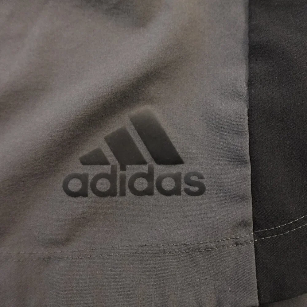Adidas Colorblock Athletic Shorts Men’s Large‎ Gray Black 9.5